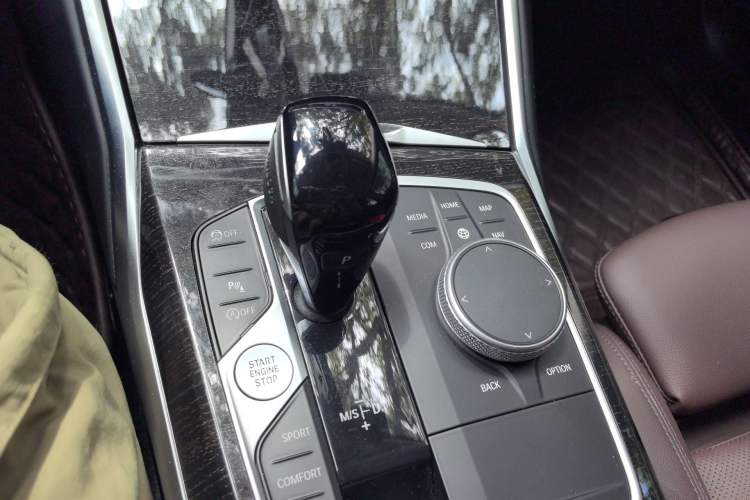 Used BMW 3 Series 2022 325Li M Sport Package Gear Lever