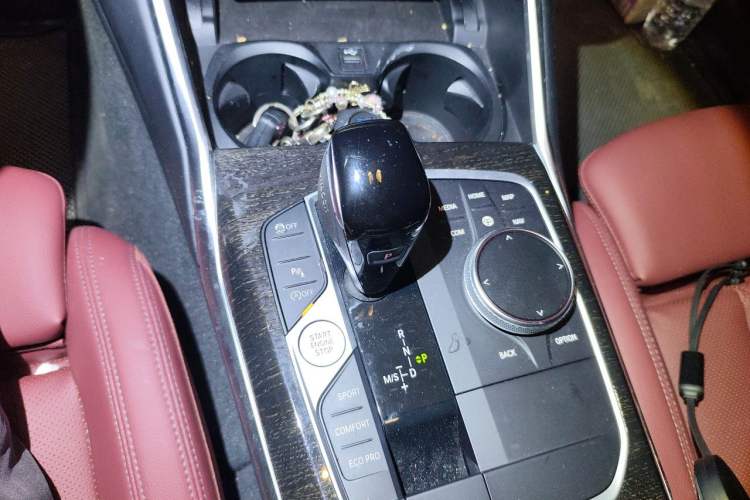 Used BMW 3 Series 2022 325Li M Sport Package Gear Lever