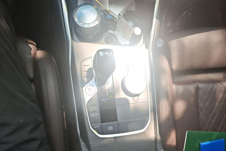 Used BMW 3 Series 2022 Updated 325i M Sport Package Gear Lever