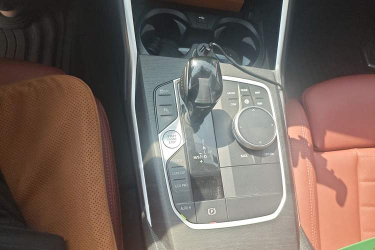 Used BMW 3 Series 2022 Updated 325i M Sport Package Gear Lever