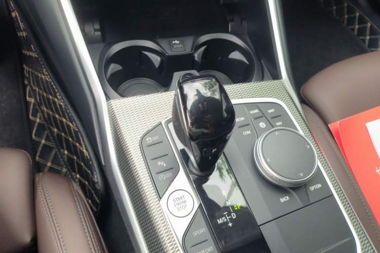 Used BMW 3 Series 2022 325i M Sport Night Edition Package Gear Lever