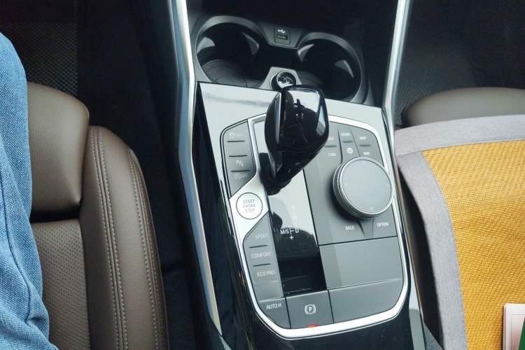 Used BMW 3 Series 2022 320i Sport Package Gear Lever