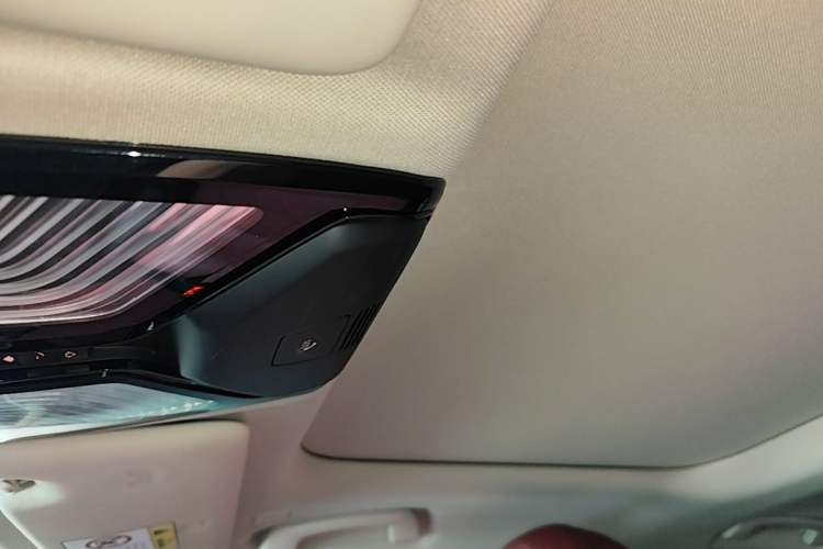 Used BMW 3 Series 2022 320i Sport Package Headliner