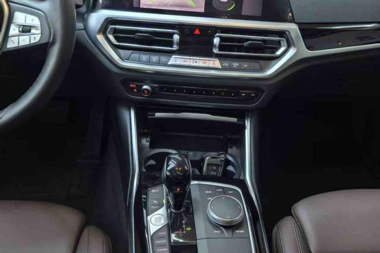 Used BMW 3 Series 2022 Updated 320i Sport Package Interior 1