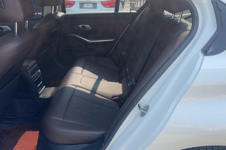 Used BMW 3 Series 2022 320i Sport Package Interior 1