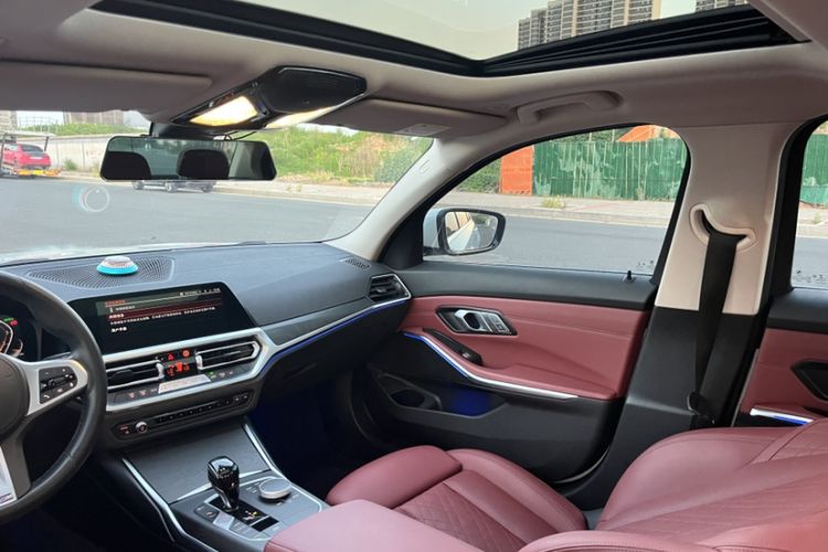 Used BMW 3 Series 2022 325i M Sport Package Interior 11