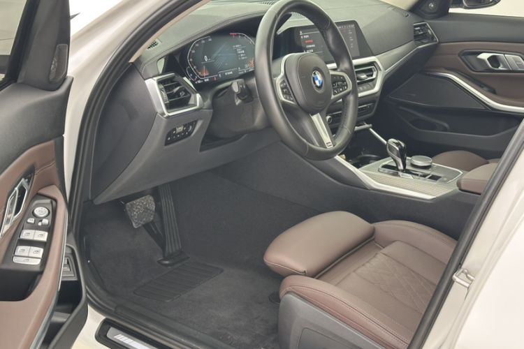 Used BMW 3 Series 2022 Restyled 325Li M Sport Night Edition Package Interior 2