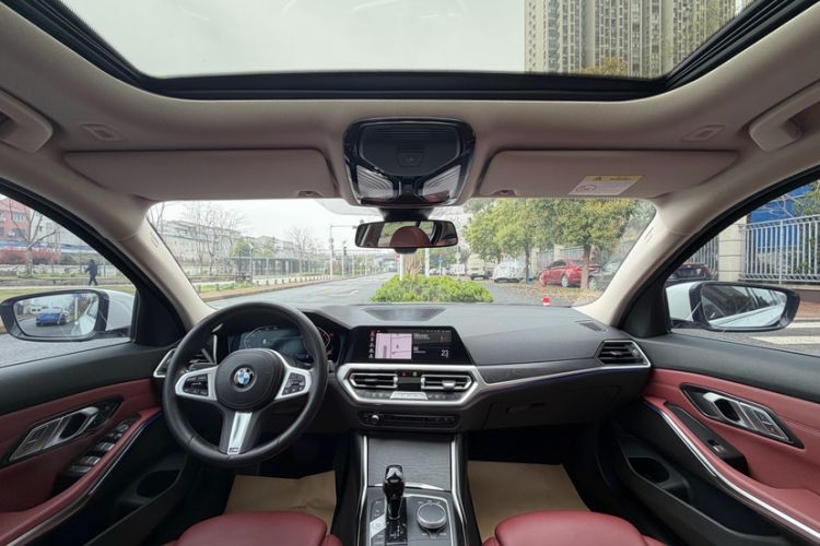 Used BMW 3 Series 2022 325i M Sport Package Interior 3