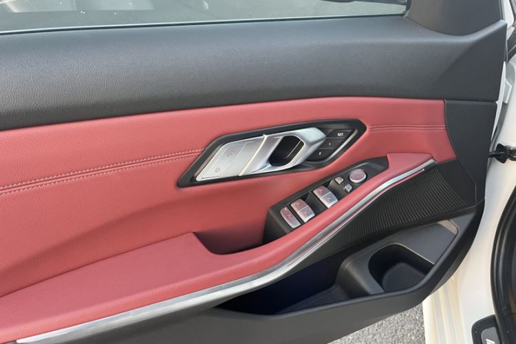 Used BMW 3 Series 2022 325i M Sport Package Interior 3
