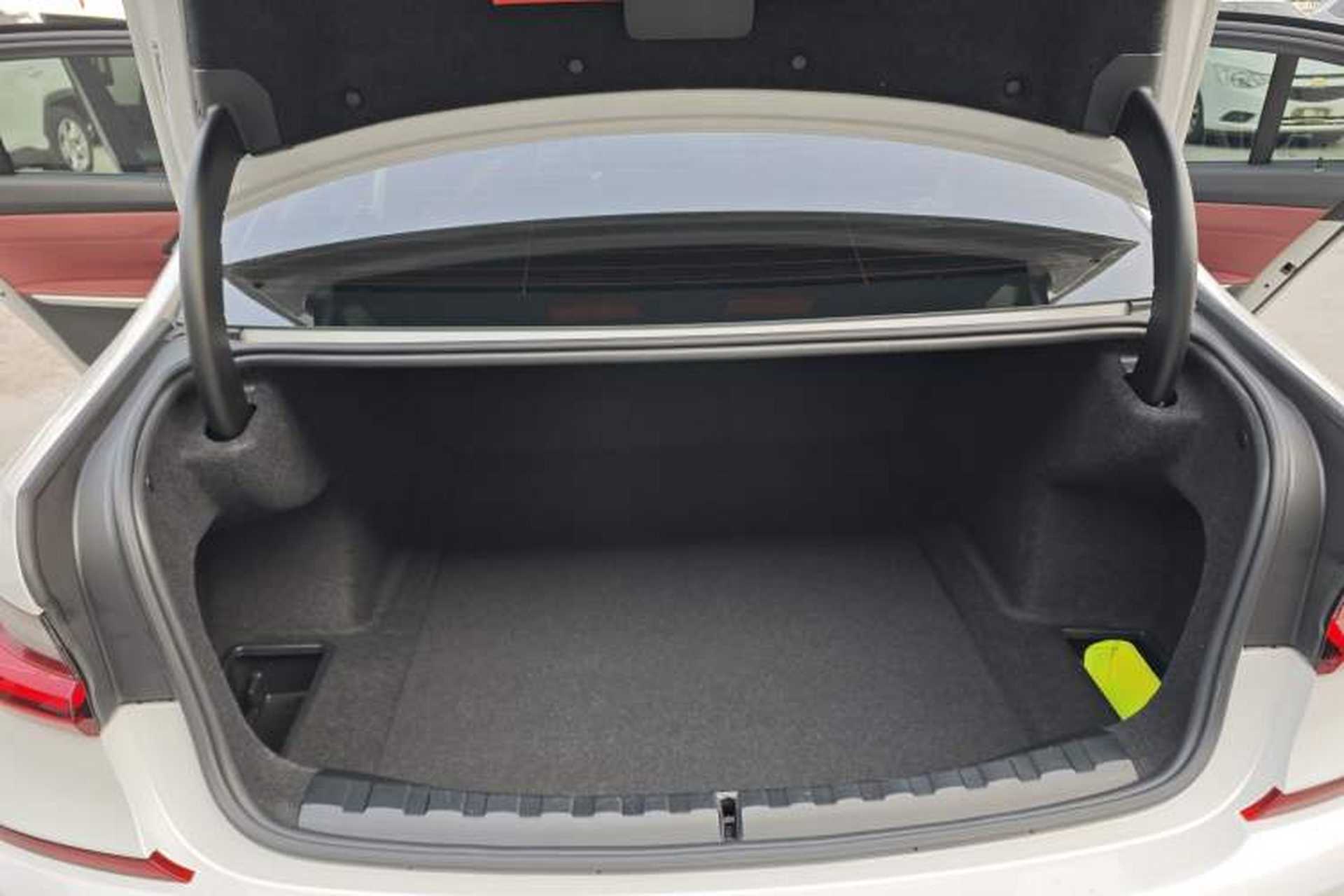 Used BMW 3 Series 2022 Updated 325Li M Sport Package Interior 3