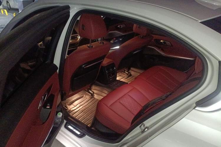 Used BMW 3 Series 2022 Updated 325Li M Sport Package Interior 4