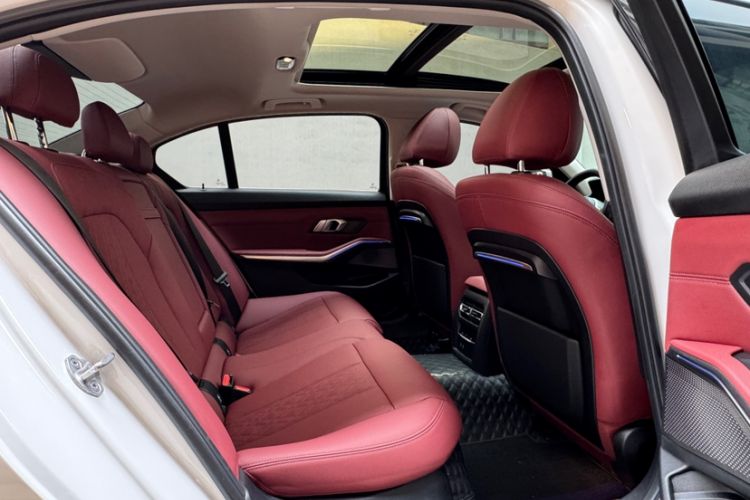 Used BMW 3 Series 2022 325Li M Sport Package Interior 4