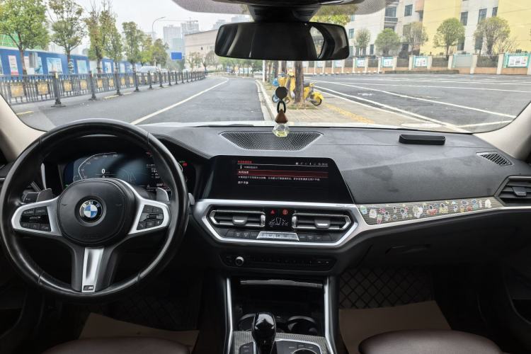 Used BMW 3 Series 2022 Revised 325i M Sport Night Edition Package Interior 4