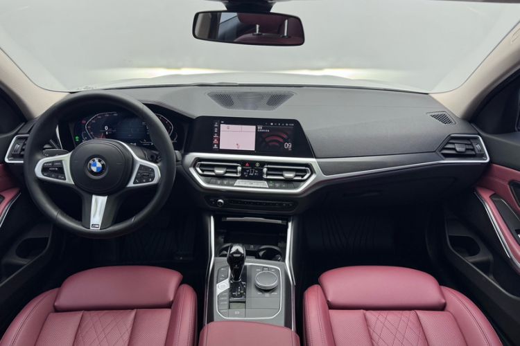 Used BMW 3 Series 2022 325i M Sport Package Interior 4