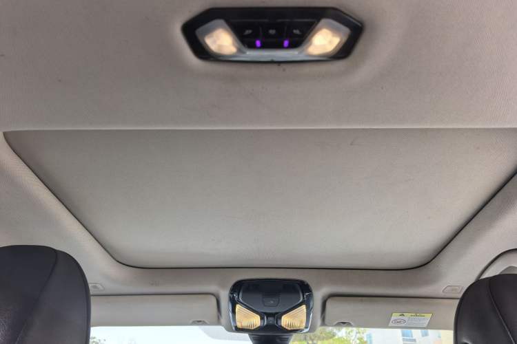 Used BMW 3 Series 2022 Revised 325i M Sport Night Edition Package Interior 5