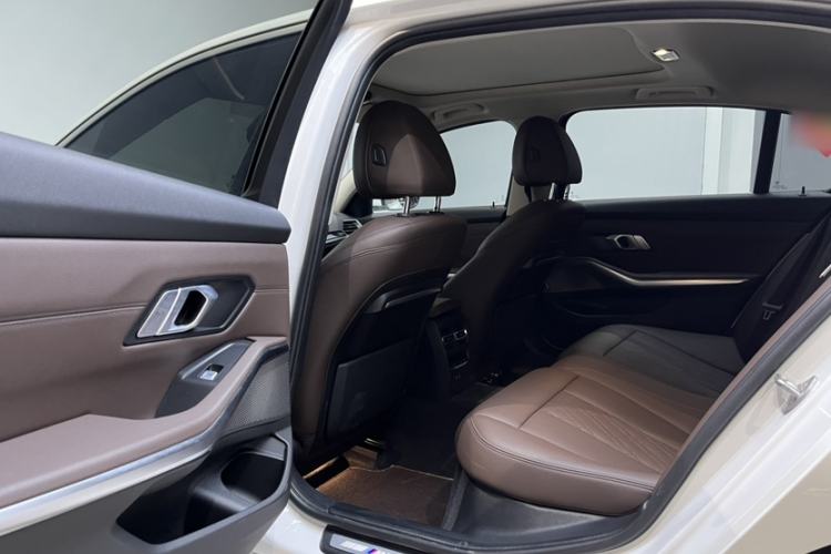 Used BMW 3 Series 2022 Restyled 320Li M Sport Package Interior 5