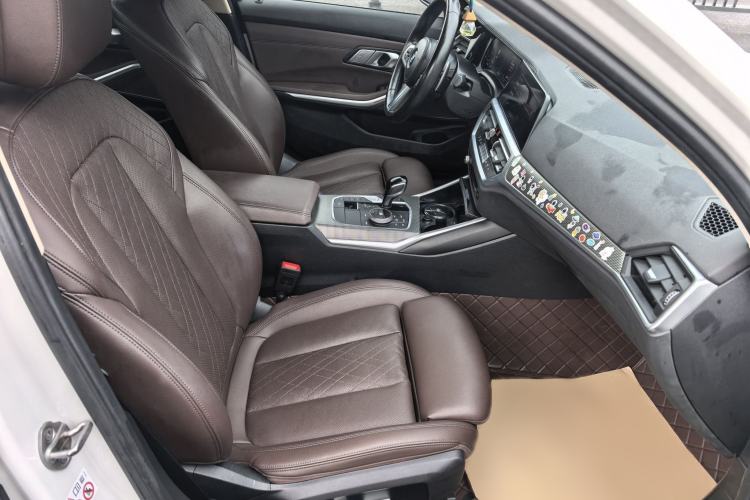 Used BMW 3 Series 2022 Revised 325i M Sport Night Edition Package Interior 6