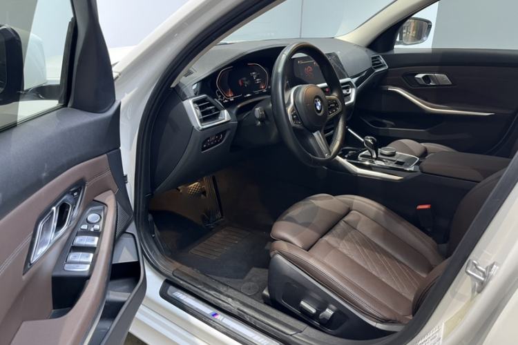 Used BMW 3 Series 2022 Restyled 320Li M Sport Package Interior 6