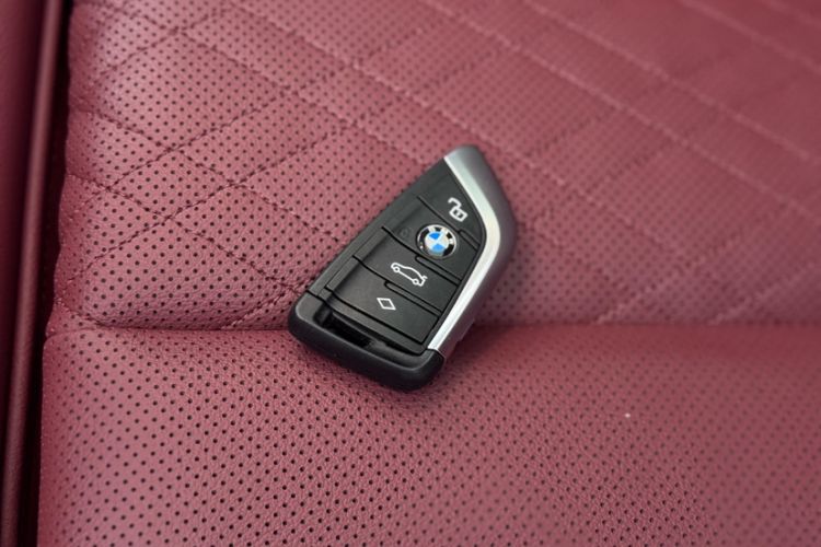 Used BMW 3 Series 2022 325i M Sport Package Interior 6