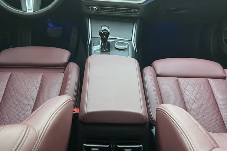 Used BMW 3 Series 2022 325i M Sport Package Interior 7
