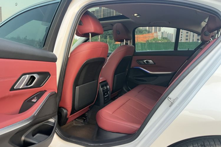 Used BMW 3 Series 2022 325i M Sport Package Interior 8