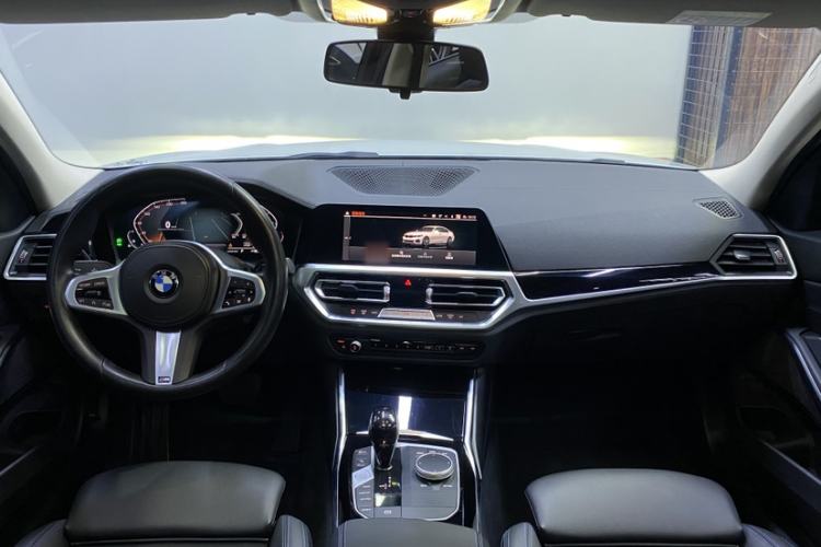 Used BMW 3 Series 2022 320Li M Sport Package Interior 9