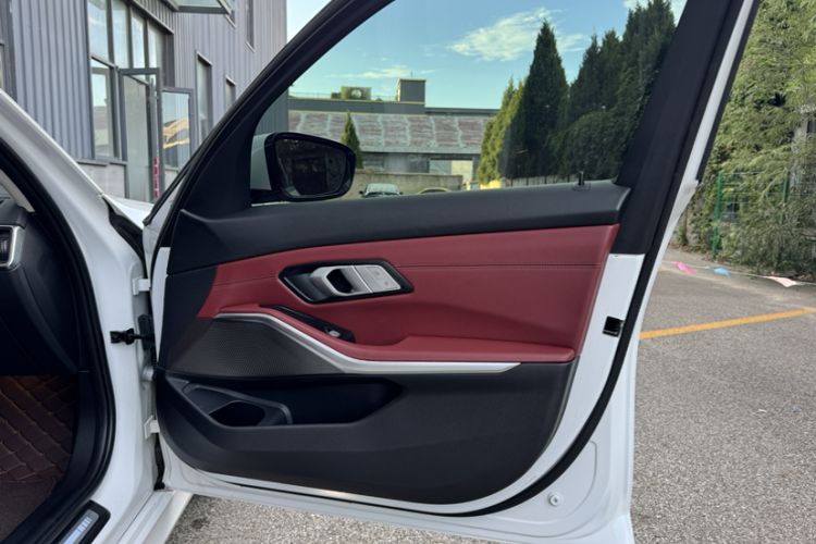 Used BMW 3 Series 2022 320Li M Sport Package Interior 9
