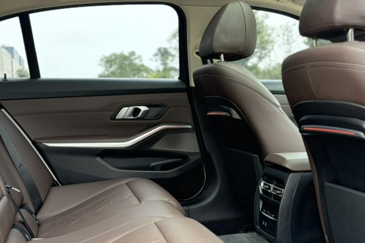 Used BMW 3 Series 2022 325Li M Sport Package Interior 9