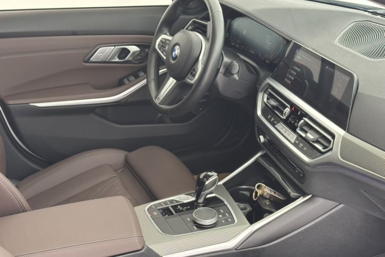 Used BMW 3 Series 2022 Restyled 325Li M Sport Night Edition Package Interior 9