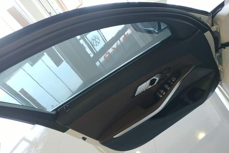 Used BMW 3 Series 2022 Restyled 320Li M Sport Package Left Front Door Interior