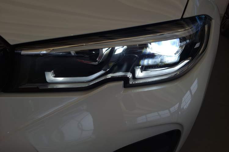Used BMW 3 Series 2022 Restyled 325Li M Sport Night Edition Package Left Front Headlight