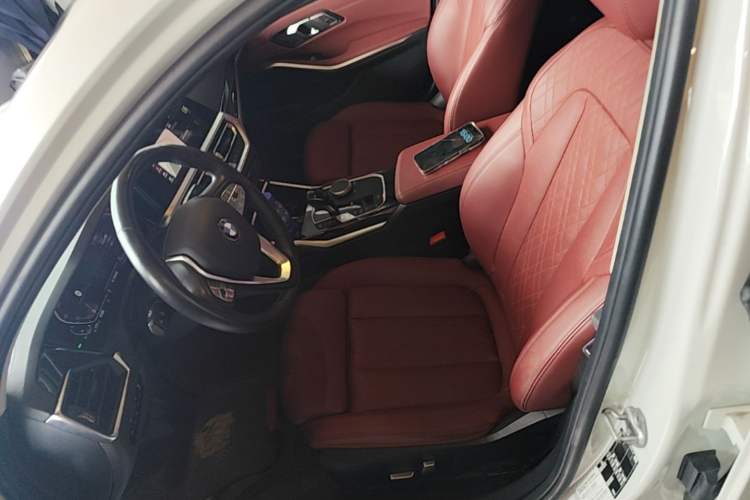 Used BMW 3 Series 2022 320i Sport Package Left Front Seat