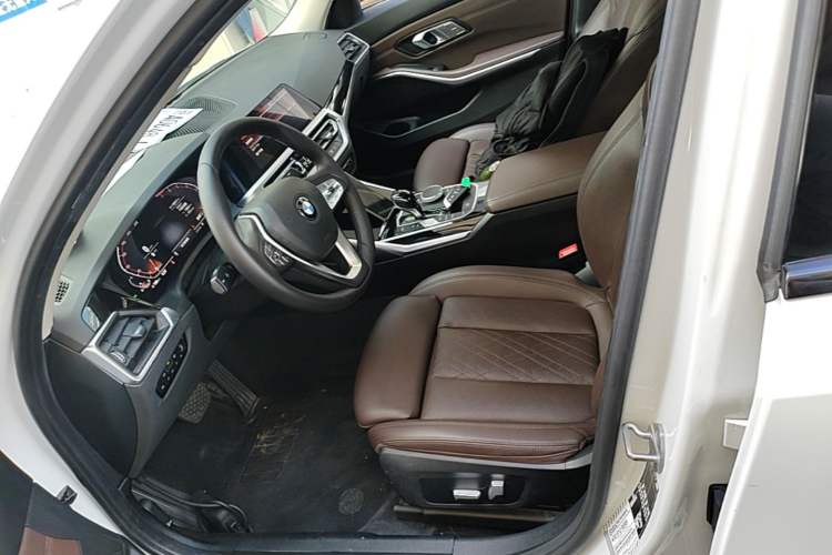 Used BMW 3 Series 2022 Updated 320i Sport Package Left Front Seat