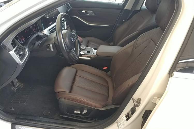 Used BMW 3 Series 2022 320Li M Sport Package Left Front Seat