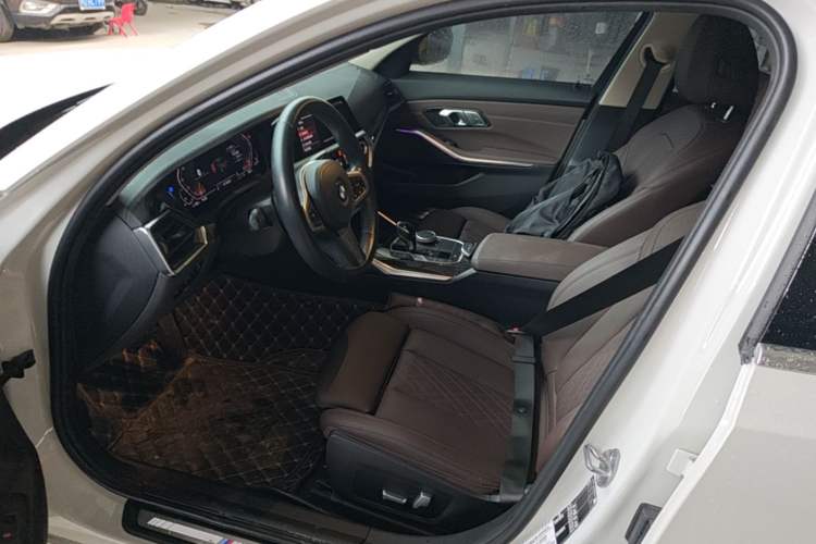 Used BMW 3 Series 2022 325Li M Sport Package Left Front Seat