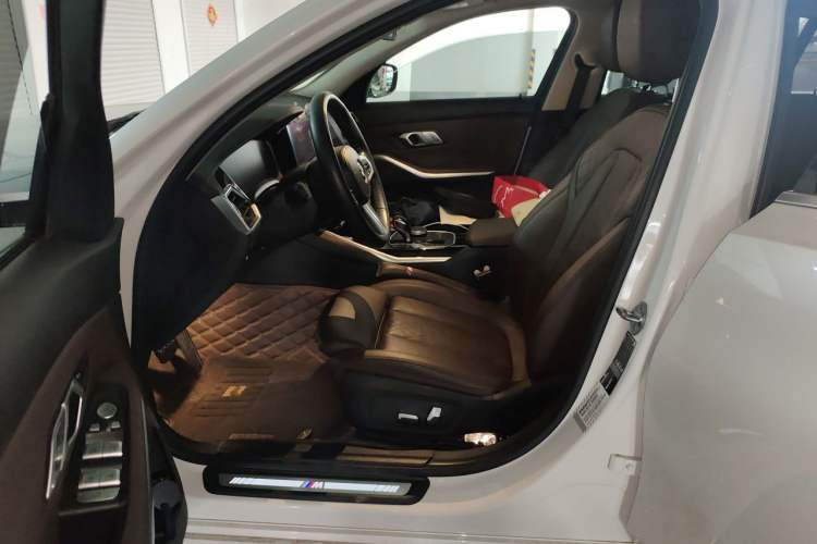 Used BMW 3 Series 2022 Restyled 320Li M Sport Package Left Front Seat