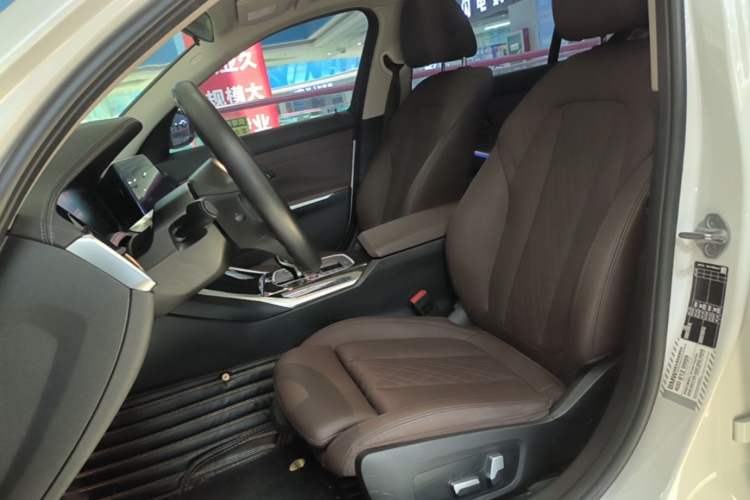 Used BMW 3 Series 2022 325Li M Sport Package Left Front Seat