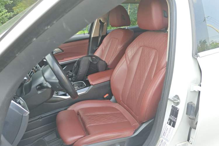 Used BMW 3 Series 2022 320Li M Sport Package Left Front Seat