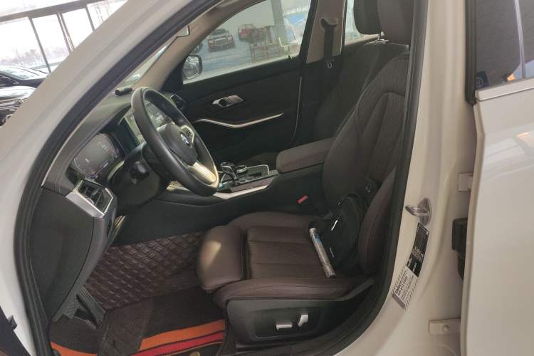 Used BMW 3 Series 2022 325Li M Sport Package Left Front Seat