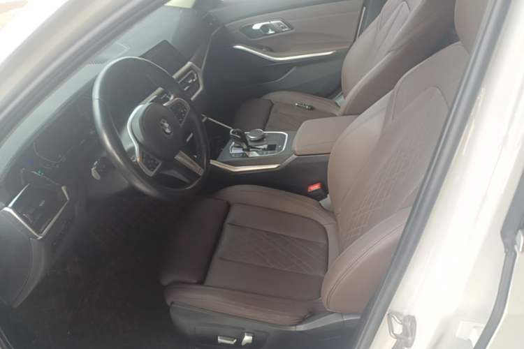 Used BMW 3 Series 2022 325i M Sport Package Left Front Seat