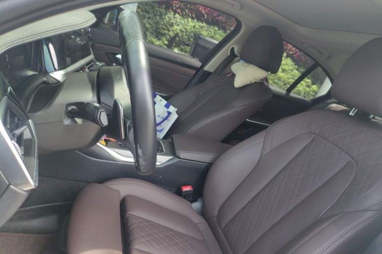 Used BMW 3 Series 2022 325i M Sport Night Edition Package Left Front Seat