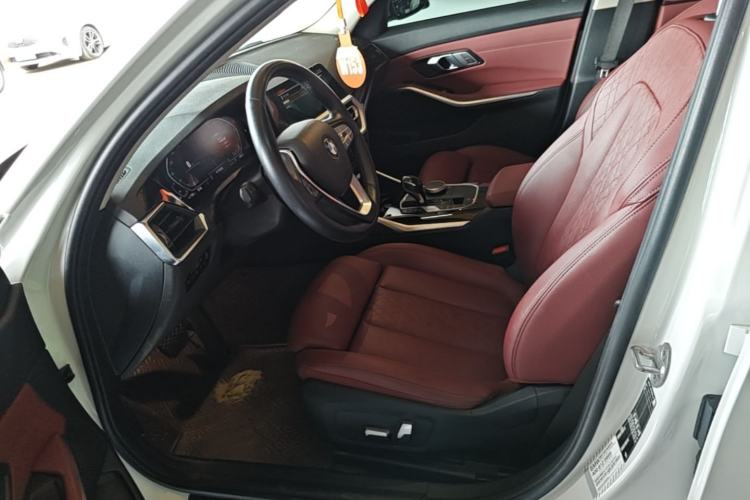 Used BMW 3 Series 2022 320i Sport Package Left Front Seat