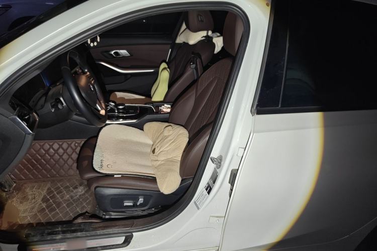 Used BMW 3 Series 2022 320i Sport Package Left Front Seat