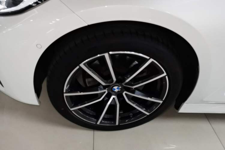 Used BMW 3 Series 2022 Updated 325Li M Sport Package Left Front Wheel Hub