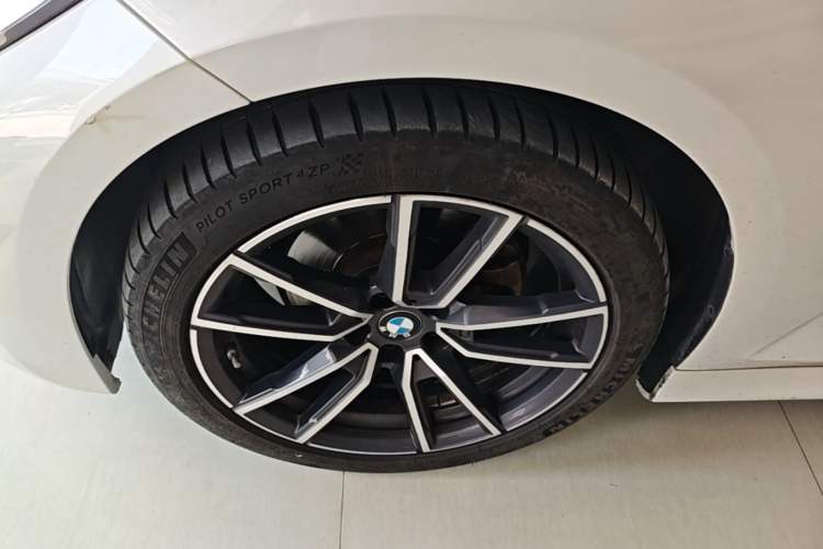 Used BMW 3 Series 2022 325Li M Sport Package Left Front Wheel Hub