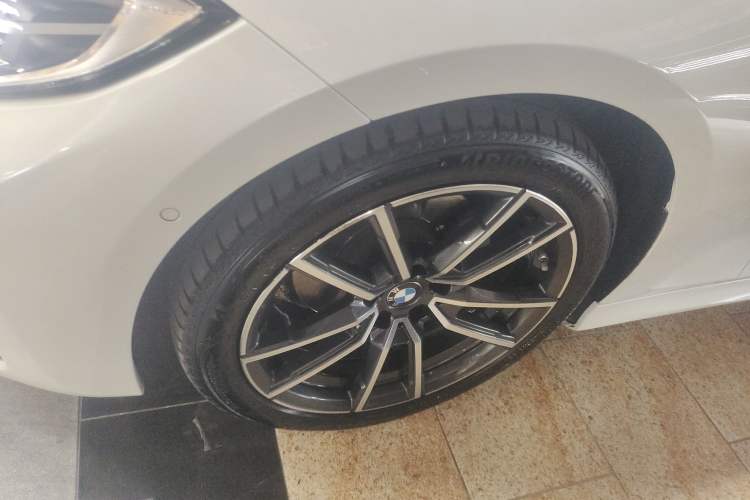 Used BMW 3 Series 2022 Updated 325Li M Sport Package Left Front Wheel Hub
