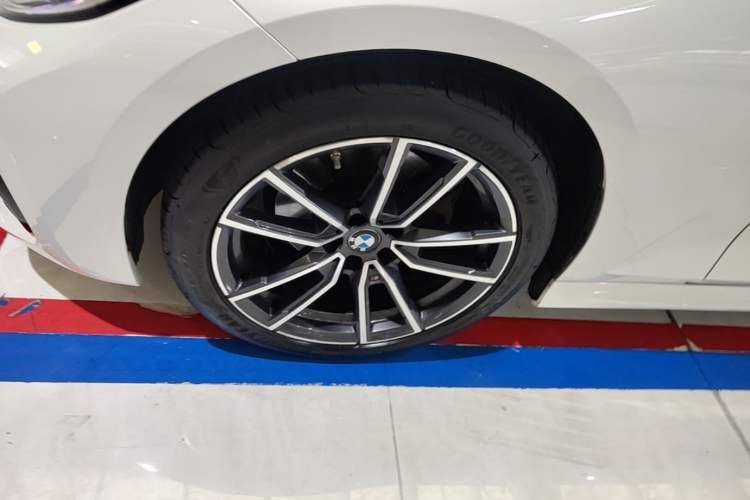 Used BMW 3 Series 2022 320Li M Sport Package Left Front Wheel Hub