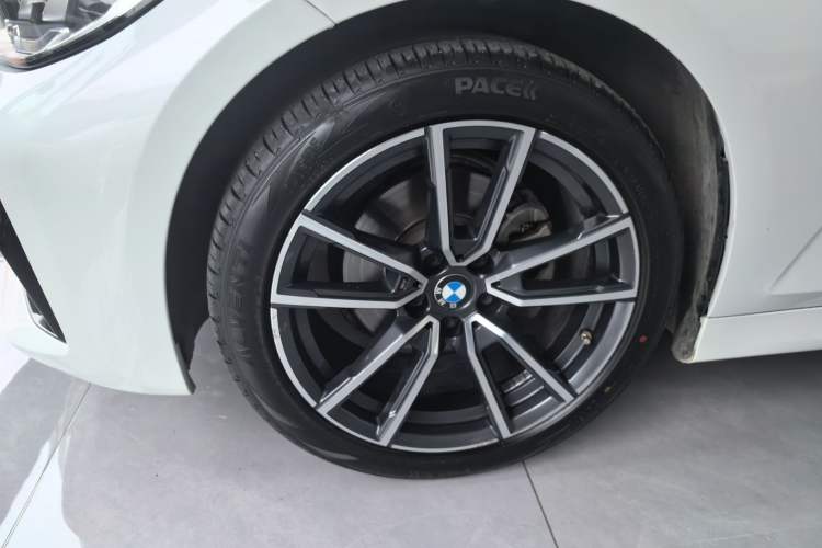 Used BMW 3 Series 2022 325Li M Sport Package Left Front Wheel Hub