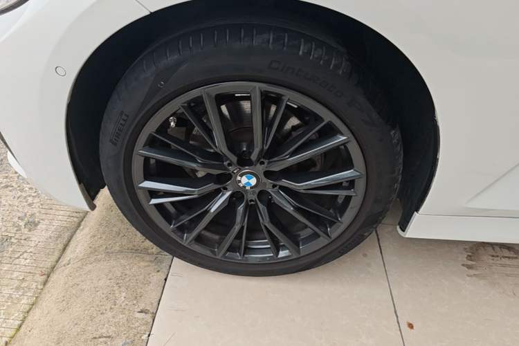 Used BMW 3 Series 2022 325Li M Sport Night Edition Package Left Front Wheel Hub