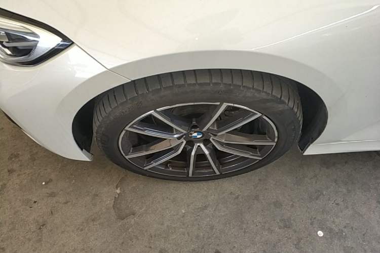 Used BMW 3 Series 2022 320Li M Sport Package Left Front Wheel Hub